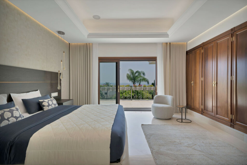Detached Villa Sierra Blanca Málaga - image 28