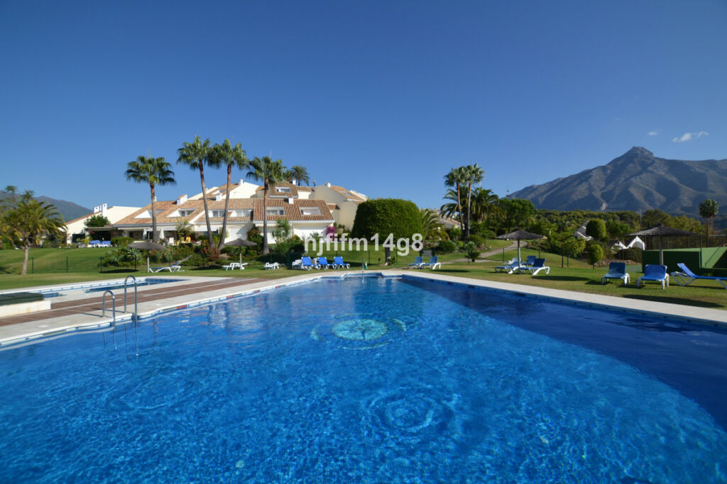 Townhouse Nueva Andalucía Málaga - image 28