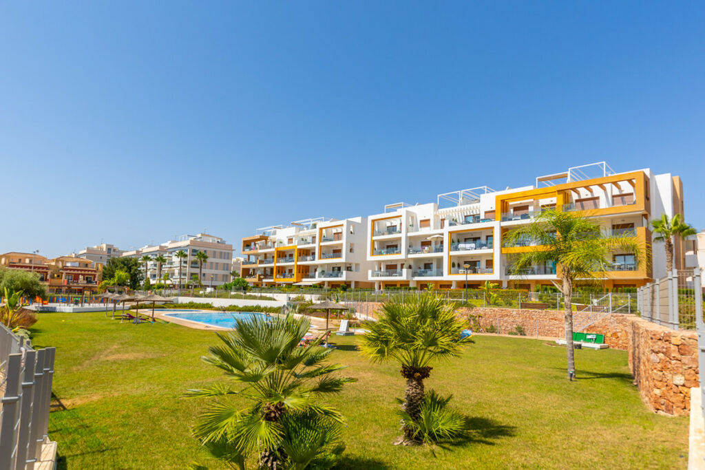 Middle Floor Apartment Villamartin Alicante - image 28