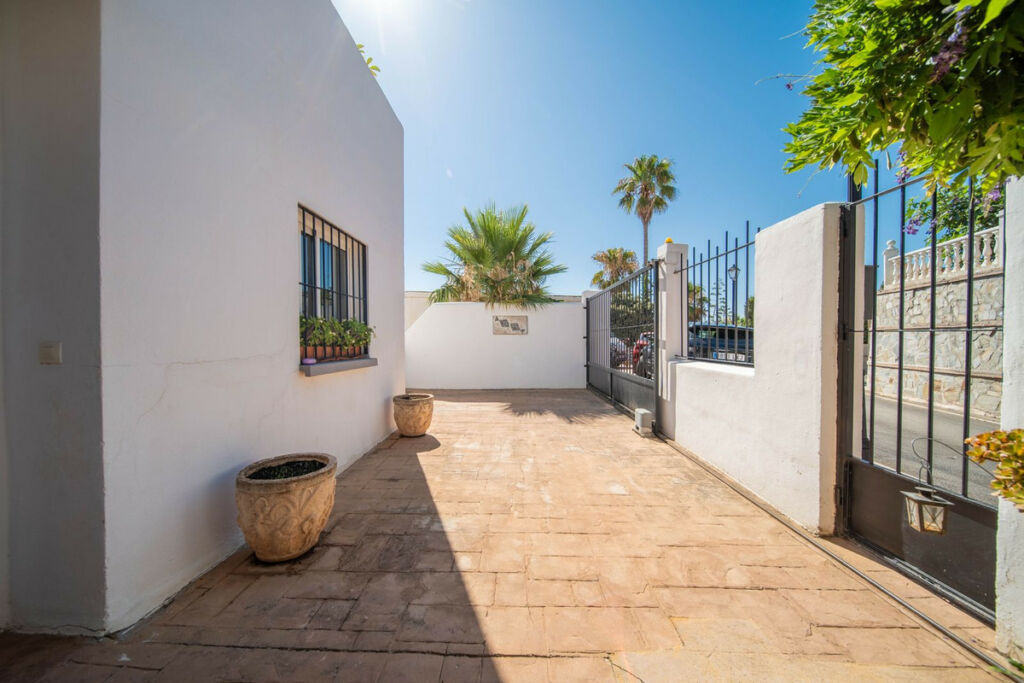Semi-Detached House Fuengirola Málaga - image 29