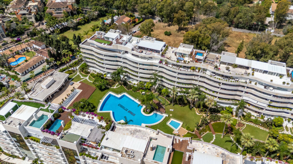 Middle Floor Apartment Puerto Banús Málaga - image 29