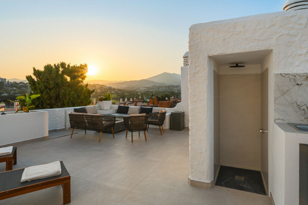Penthouse Duplex Nueva Andalucía Málaga - image 29