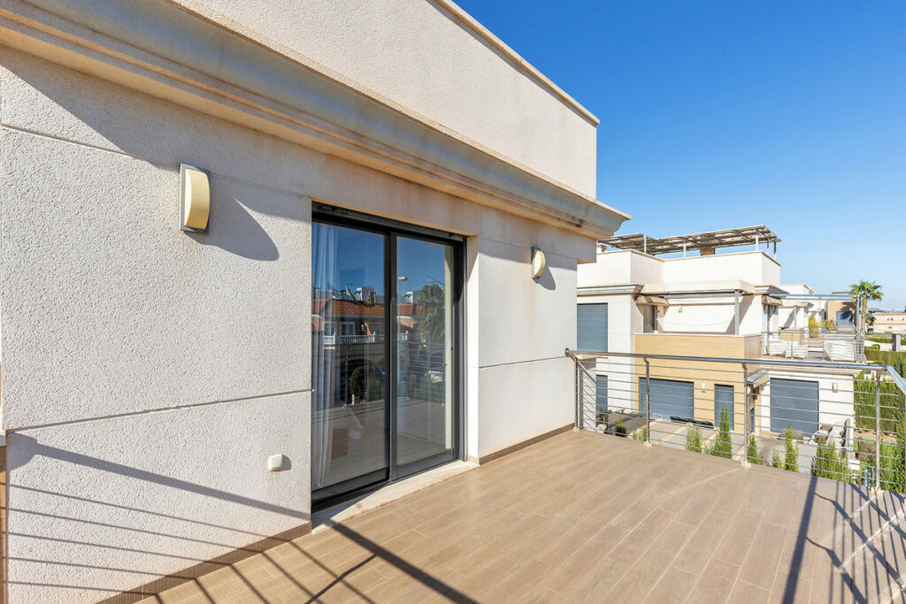 Detached Villa La Zenia Alicante - image 29