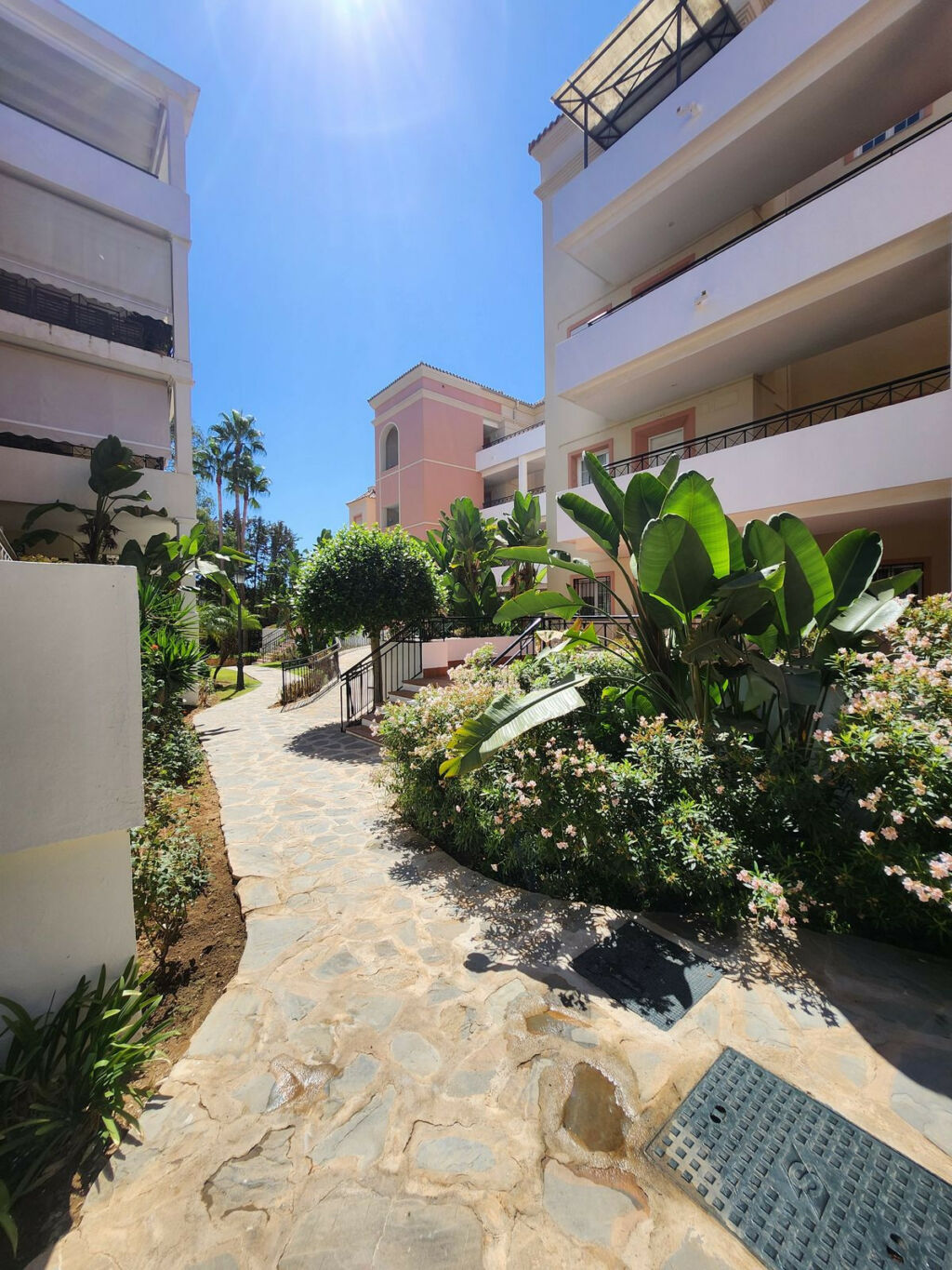Middle Floor Apartment Nueva Andalucía Málaga - image 29