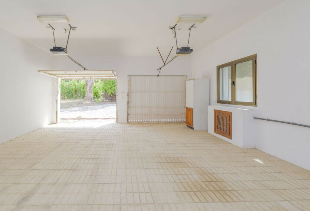 Detached Villa San Roque Club Cádiz - image 29