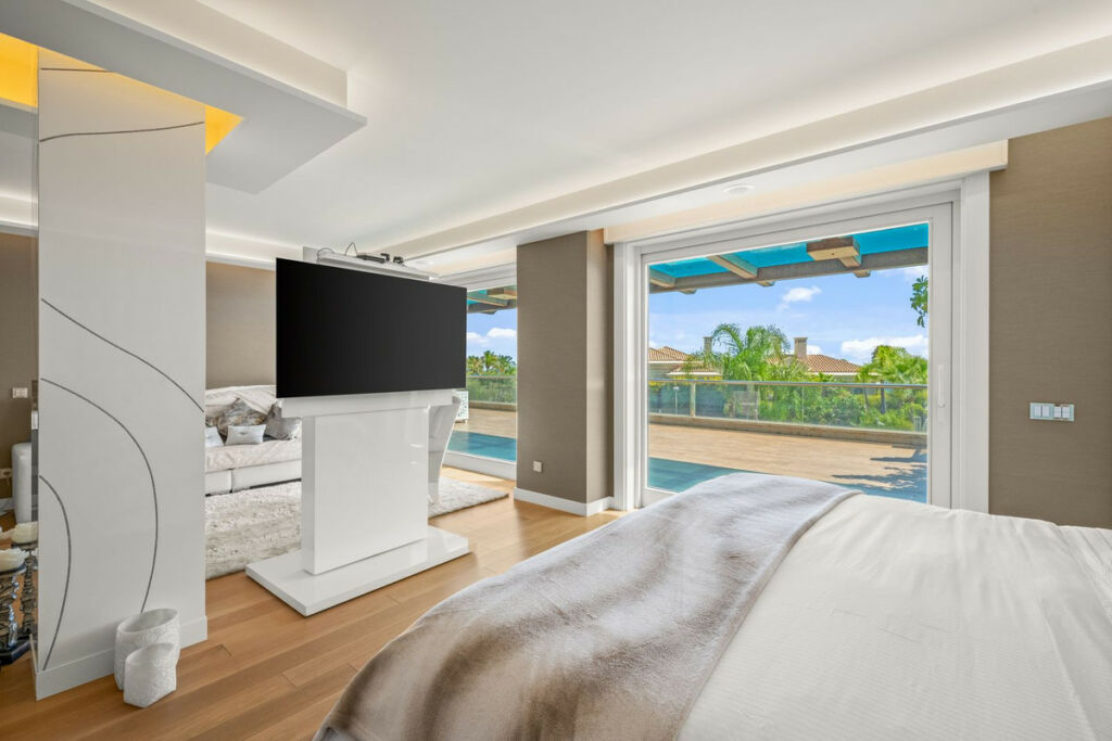 Detached Villa Bahía de Marbella Málaga - image 29