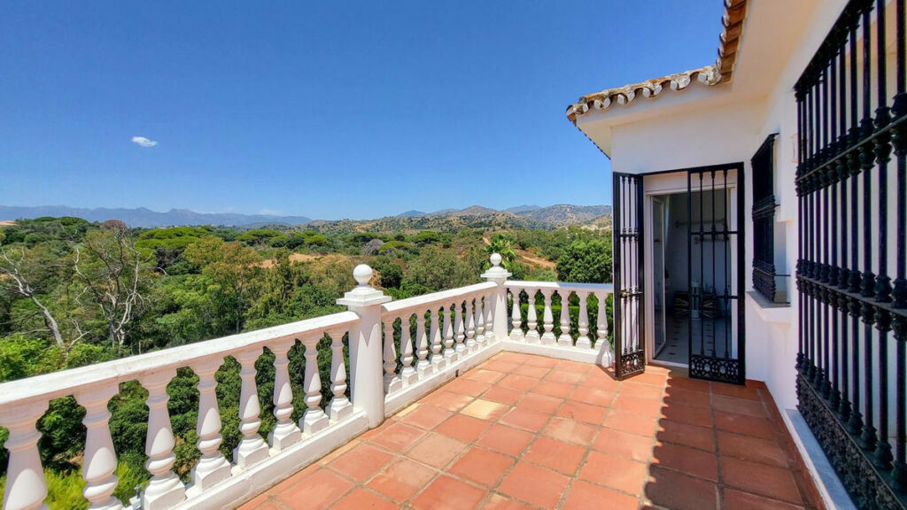 Detached Villa Elviria Málaga - image 28