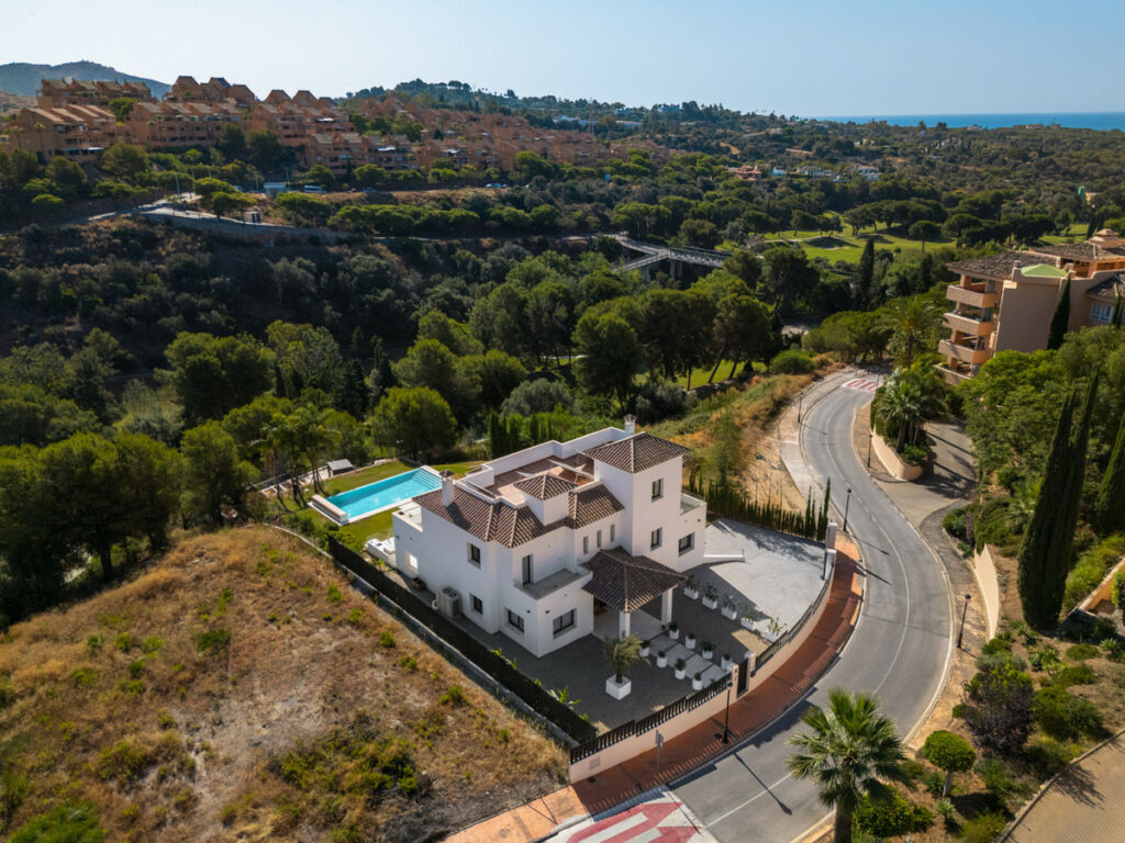 Detached Villa Elviria Málaga - image 29