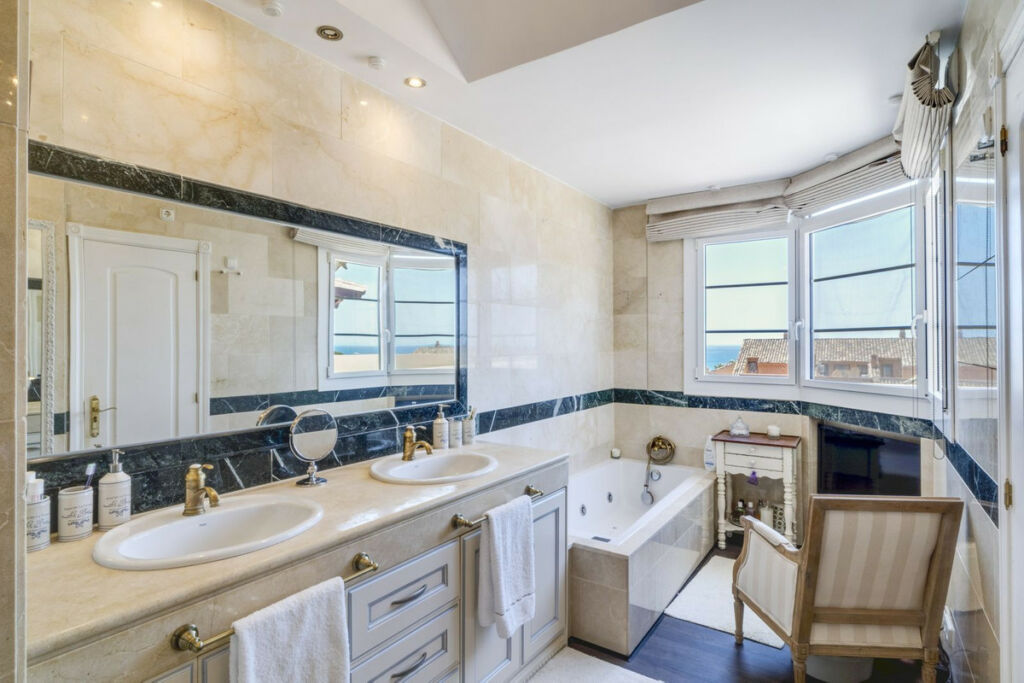 Penthouse Duplex Bahía de Marbella Málaga - image 29