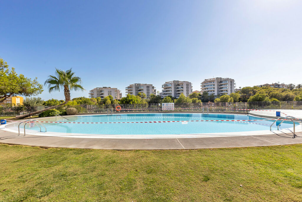 Middle Floor Apartment Villamartin Alicante - image 29