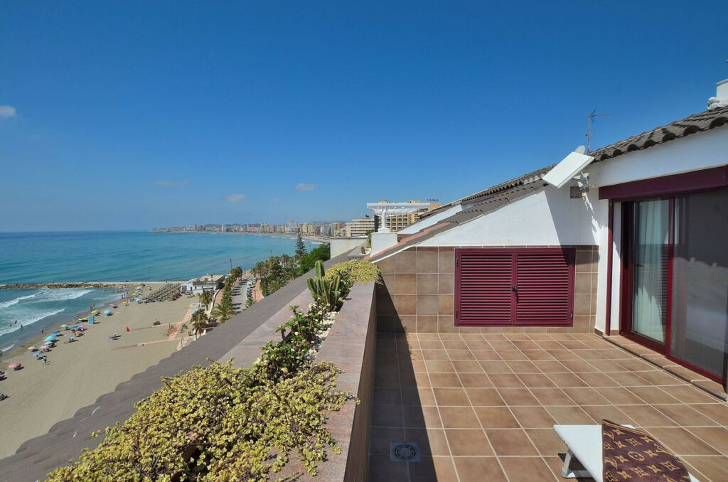 Penthouse Carvajal Málaga - image 29