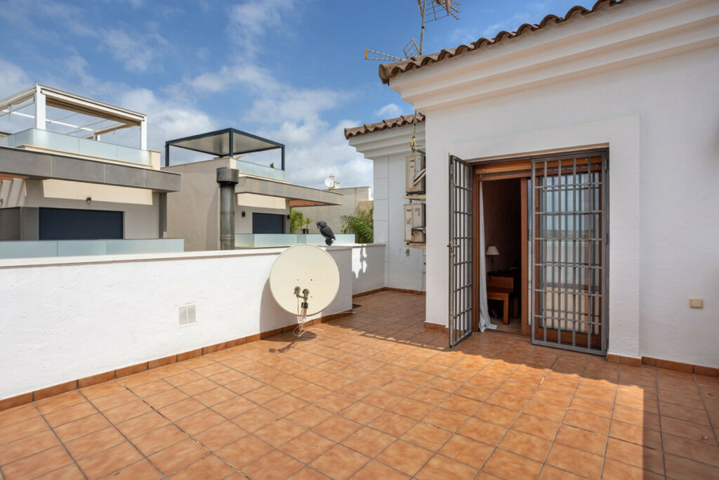 Detached Villa Los Montesinos Alicante - image 29