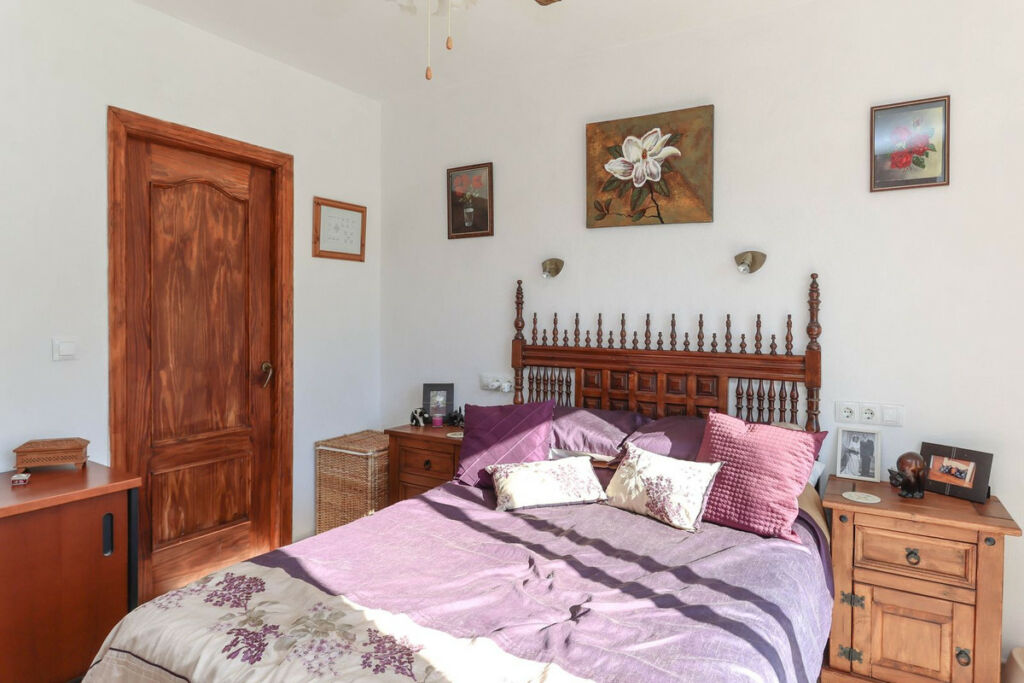 Detached Villa Tolox Málaga - image 29