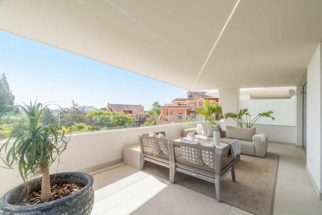 Detached Villa Nueva Andalucía Málaga - image 30