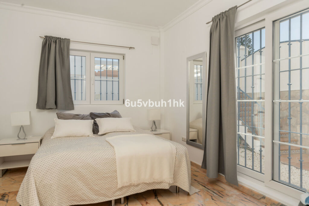 Detached Villa Fuengirola Málaga - image 29