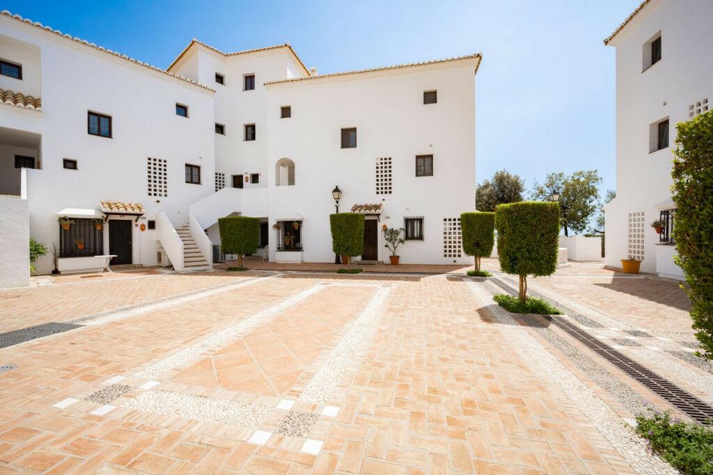 Penthouse Duplex Altos de los Monteros Málaga - image 29