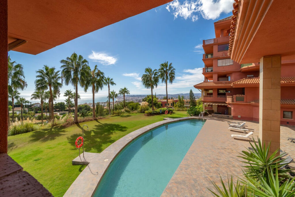 Middle Floor Apartment Benalmadena Málaga - image 29