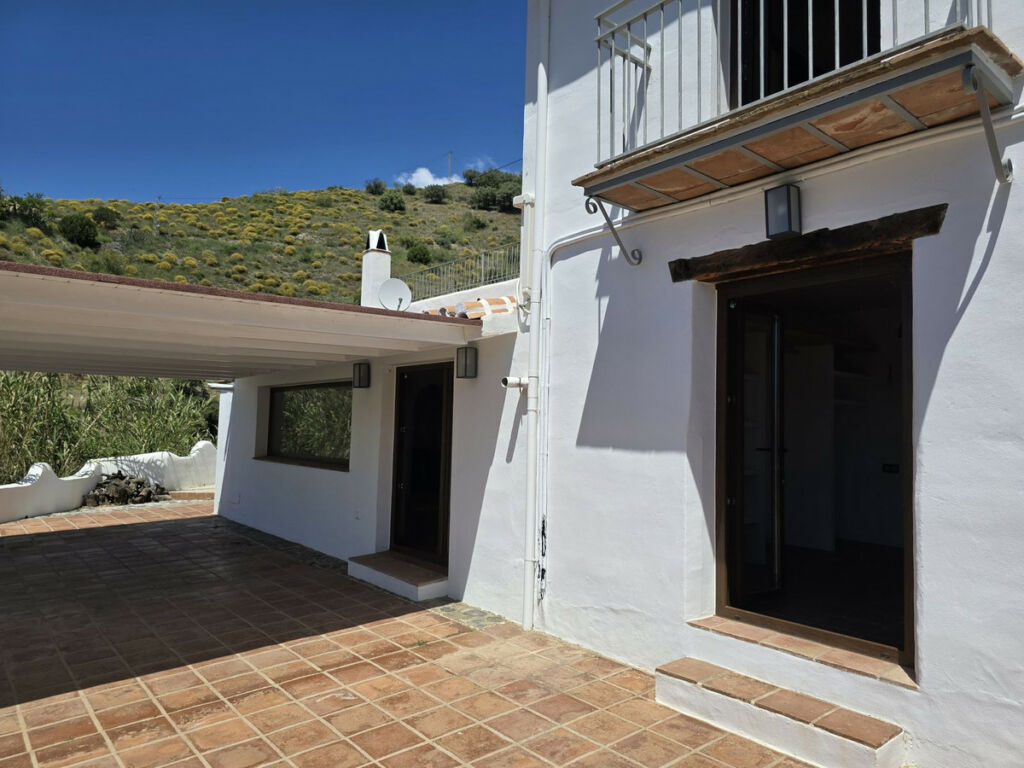Detached Villa Sedella Málaga - image 4