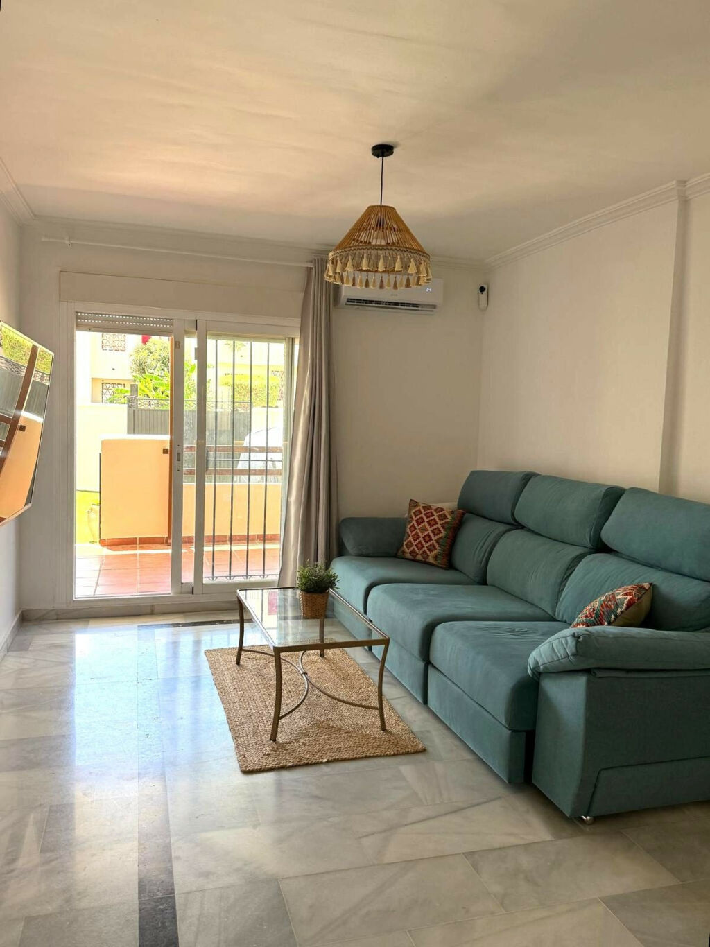 Ground Floor Apartment Casares Playa Málaga - image 3