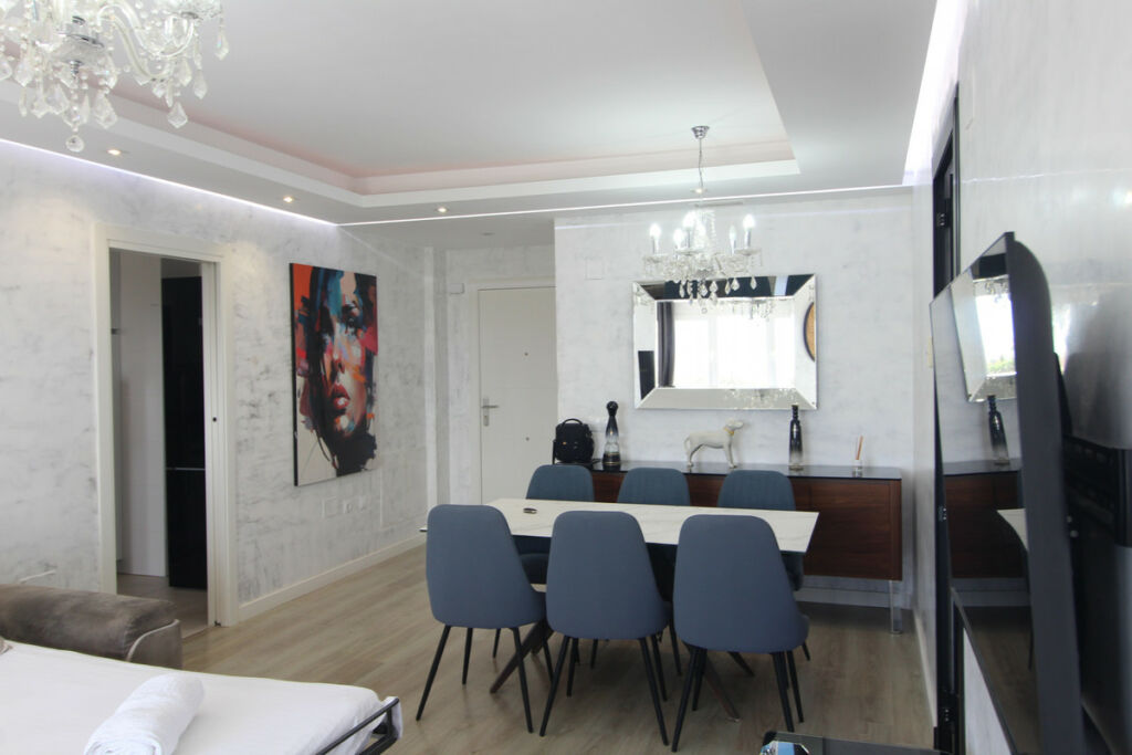 Middle Floor Apartment Nueva Andalucía Málaga - image 3
