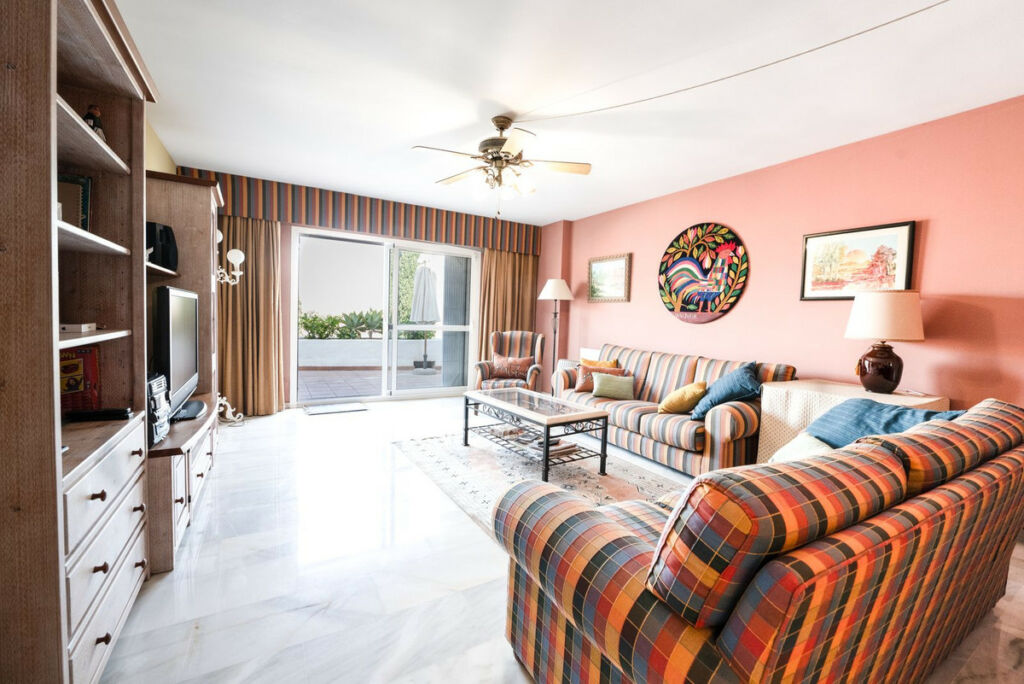 Middle Floor Apartment Marbella Málaga - image 3