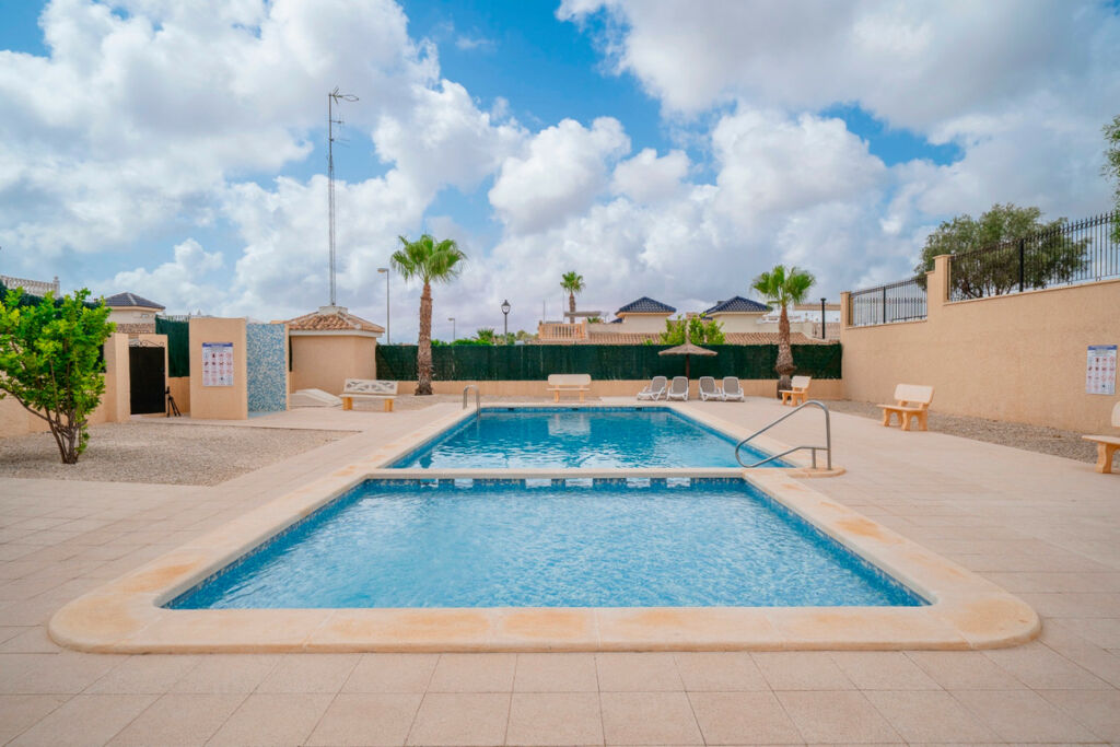 Detached Villa Rojales Alicante - image 3