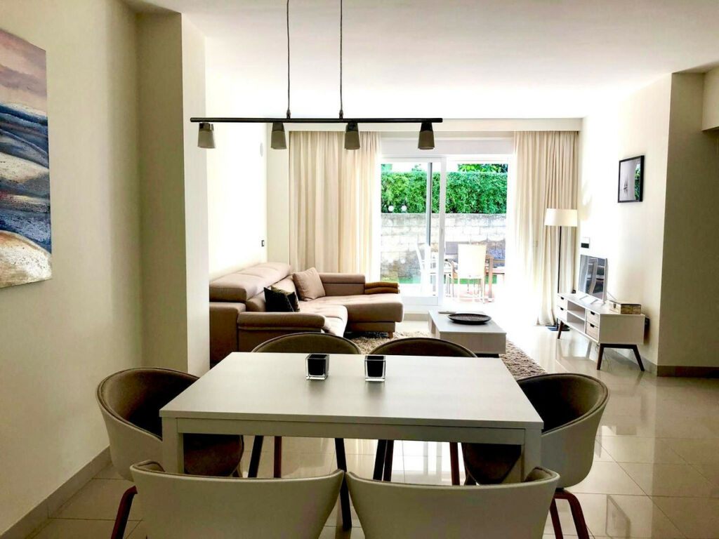 Ground Floor Apartment Estepona Málaga - image 3