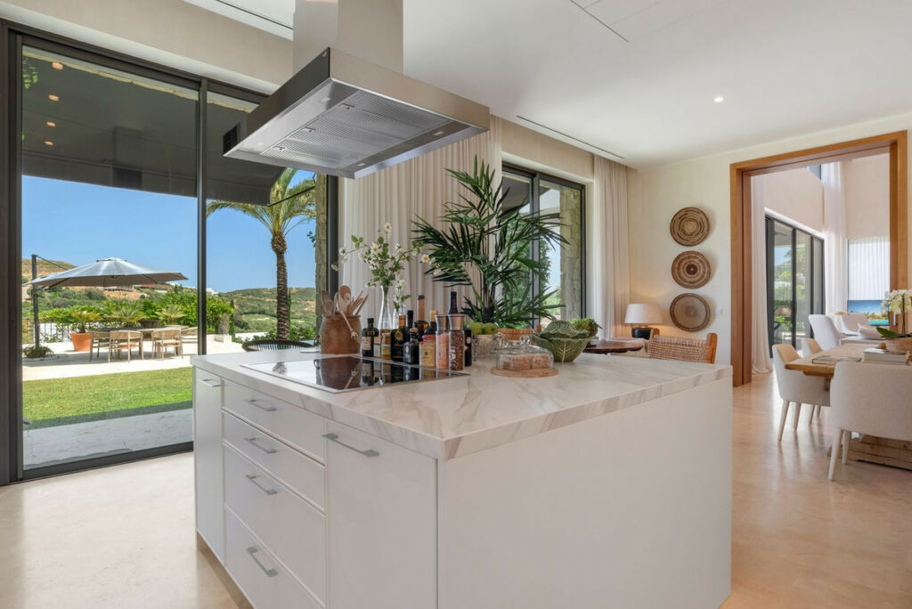 Detached Villa Casares Málaga - image 3