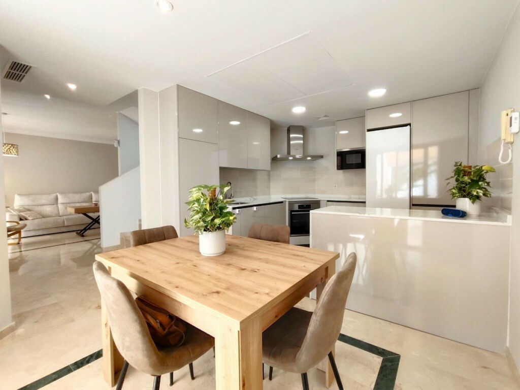 Semi-Detached House Casares Málaga - image 3