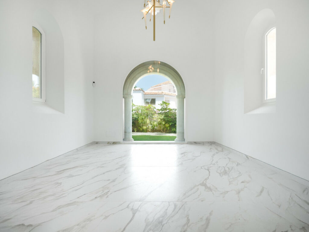Detached Villa Marbella Málaga - image 3