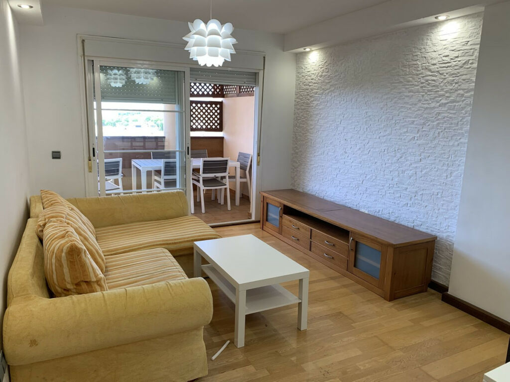 Middle Floor Apartment Estepona Málaga - image 3