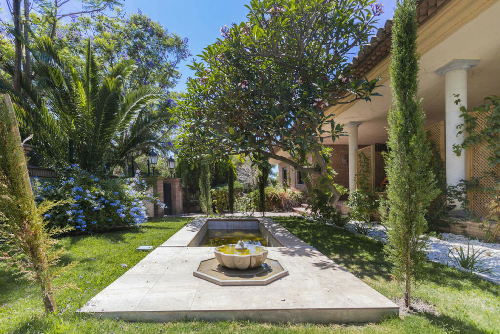 Detached Villa Sotogrande Cádiz - image 2