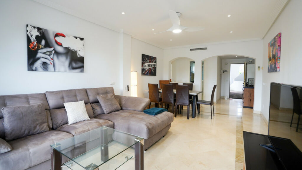 Middle Floor Apartment Benahavís Málaga - image 3