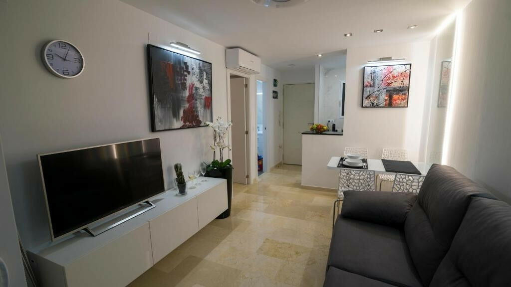 Middle Floor Apartment Benidorm Alicante - image 3
