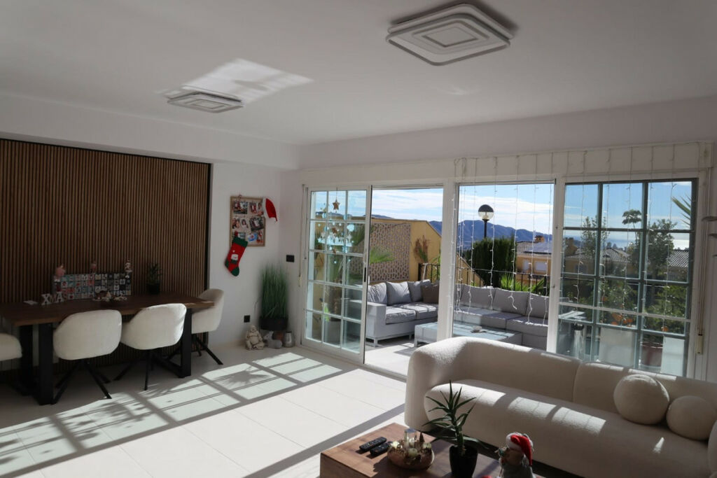 Detached Villa La Nucia Alicante - image 3