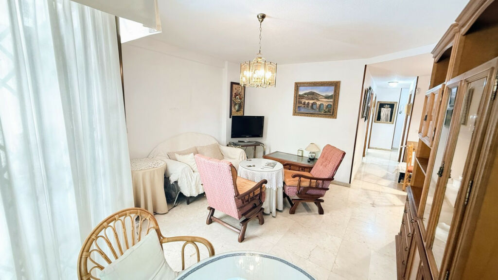 Middle Floor Apartment Marbella Málaga - image 3