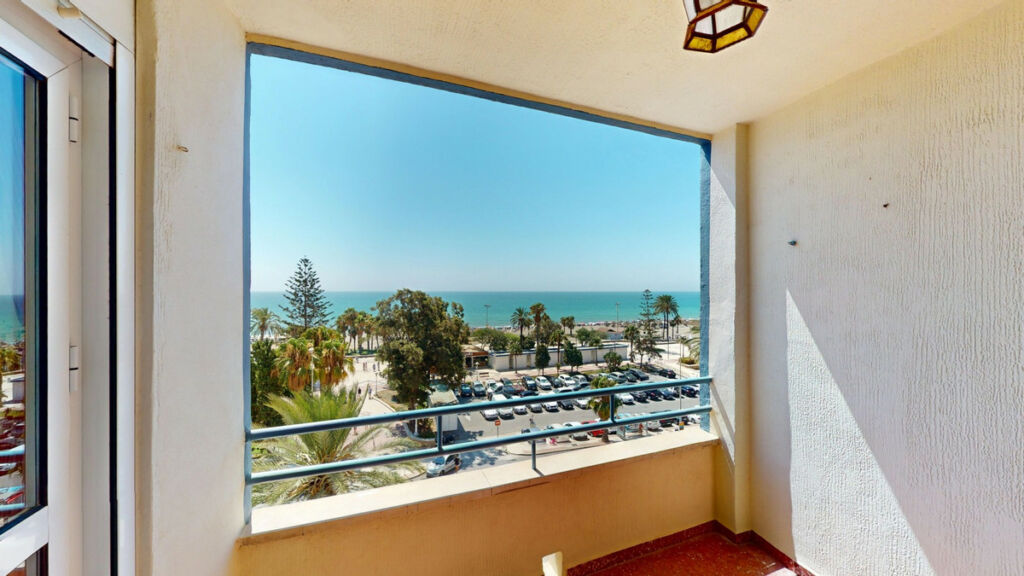 Middle Floor Apartment Torre del Mar Málaga - image 3