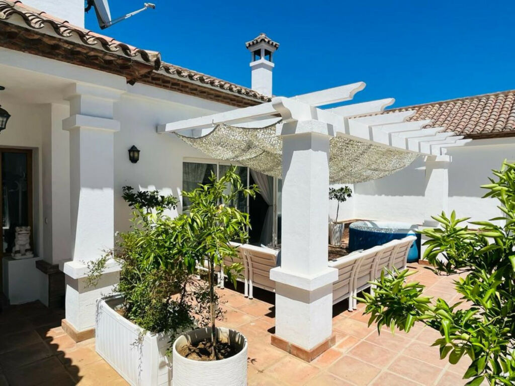 Detached Villa Sotogrande Cádiz - image 3
