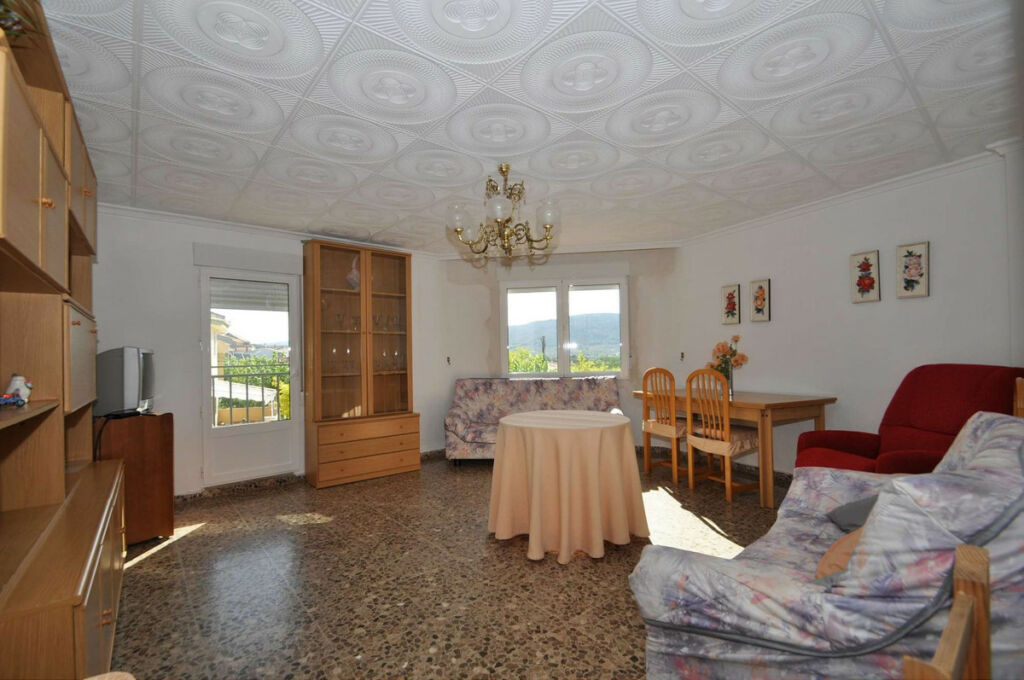 Townhouse Ibi Alicante - image 3