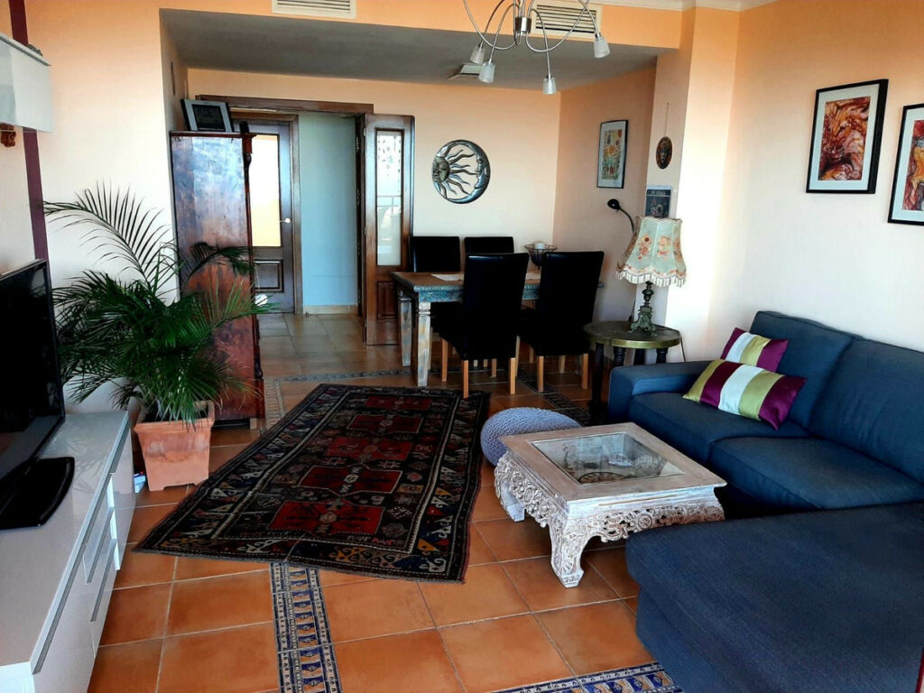 Middle Floor Apartment Calahonda Málaga - image 3