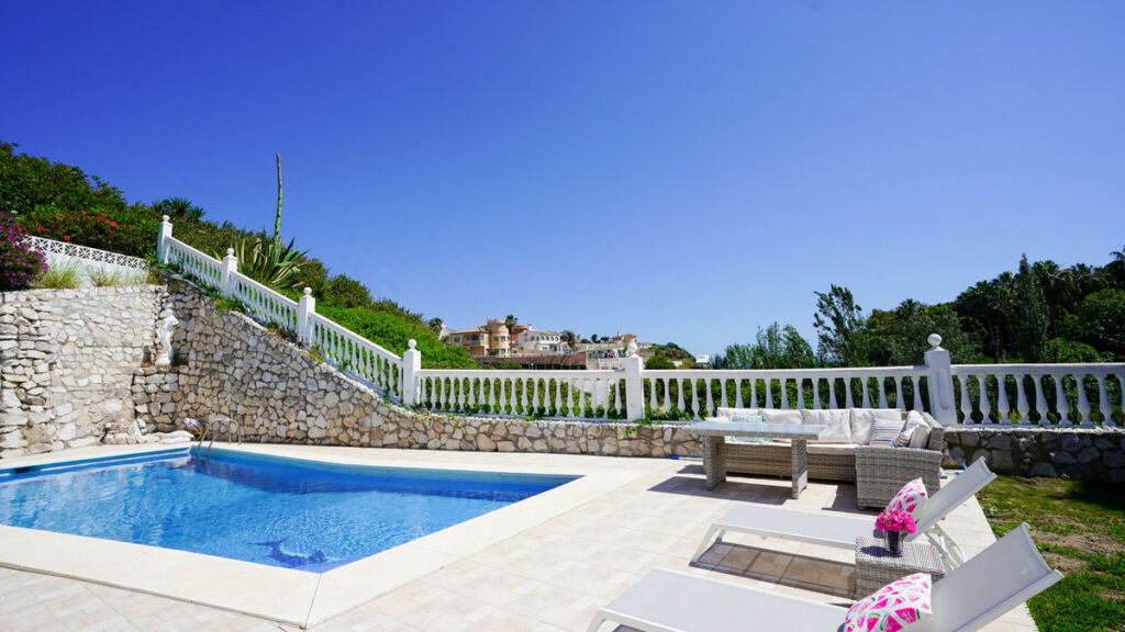 Detached Villa El Faro Málaga - image 3