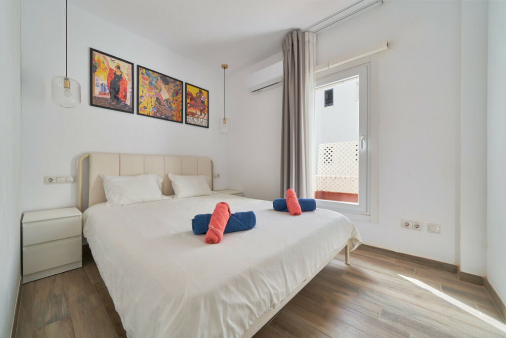 Middle Floor Apartment Elviria Málaga - image 3
