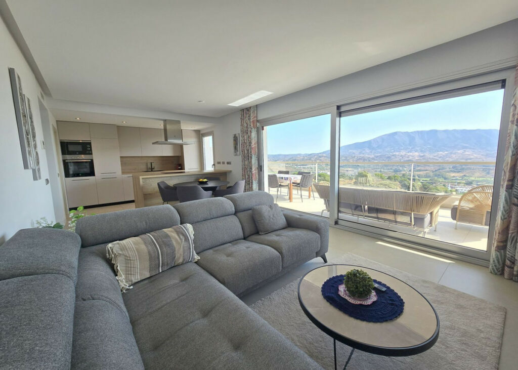 Middle Floor Apartment La Cala Golf Málaga - image 3