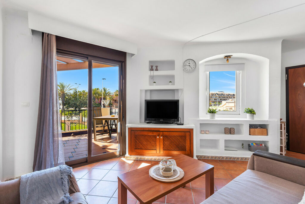 Middle Floor Apartment Los Altos Alicante - image 3