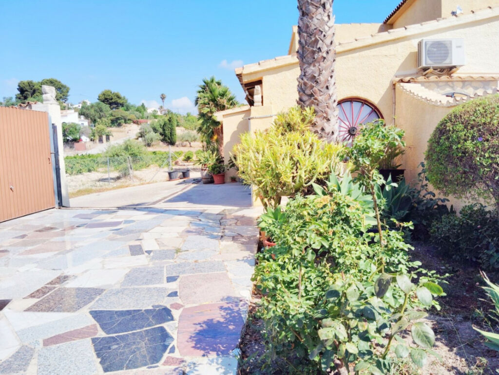 Detached Villa Benissa Alicante - image 3