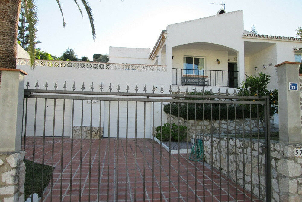 Detached Villa Cerros del Aguila Málaga - image 3