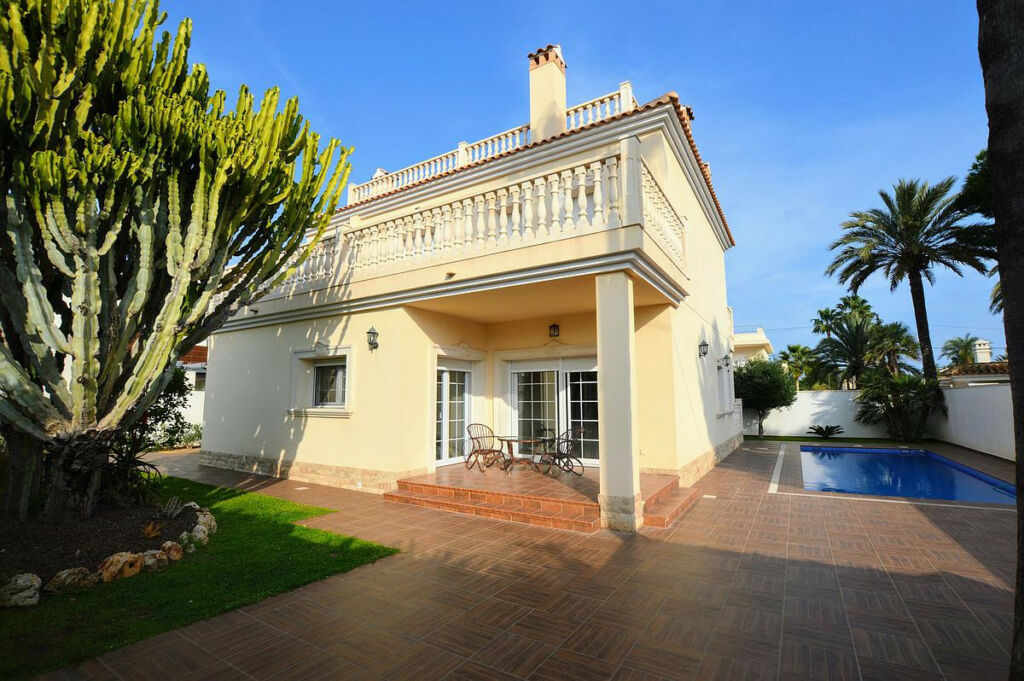 Detached Villa Cabo Roig Alicante - image 3