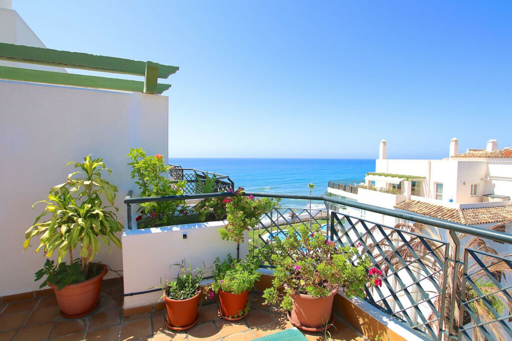 Penthouse Calahonda Málaga - image 4