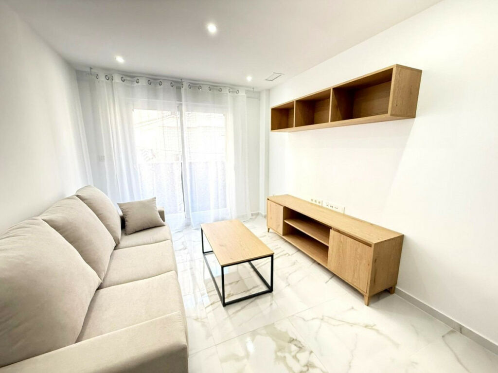 Middle Floor Apartment Parque de las Naciones Alicante - image 3