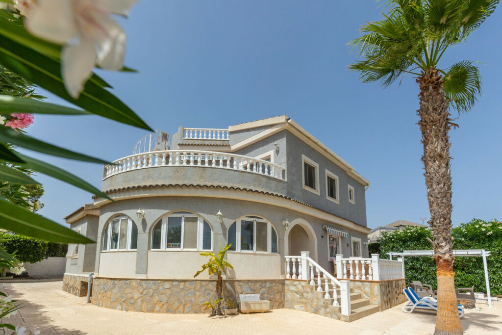 Detached Villa San Fulgencio Alicante - image 4